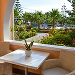 Castro 4*