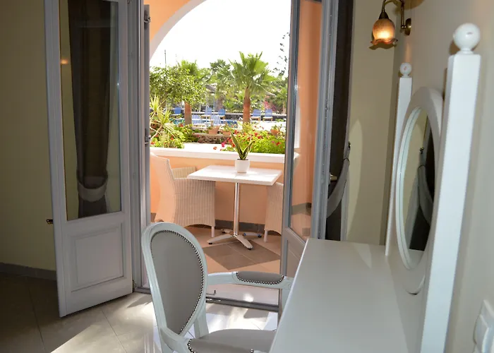 Hotel Castro Kamári