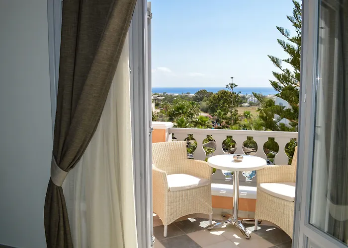 Castro Hotel Kamari (Santorini)